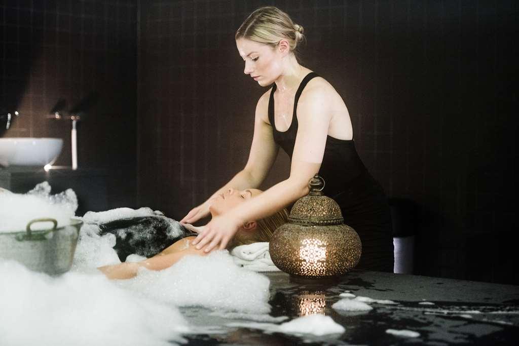 Hotel Upper House à Göteborg Facilités photo A woman in a spa